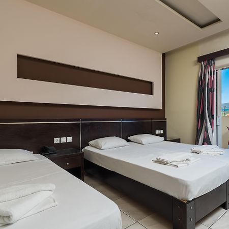 לגאנאס Canadian Hotel מראה חיצוני תמונה