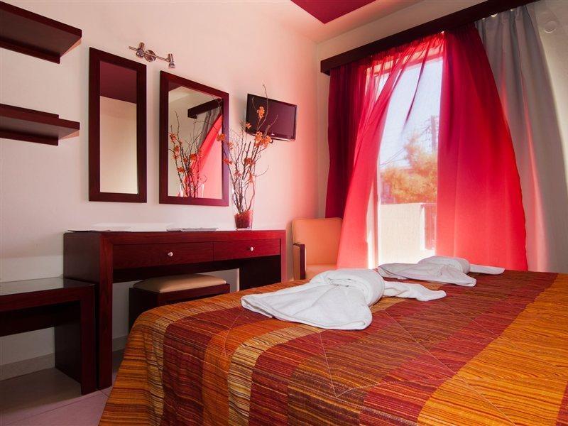 לגאנאס Canadian Hotel מראה חיצוני תמונה